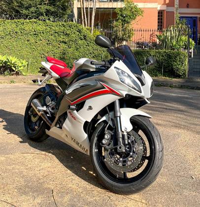 YAMAHA YZF-R6 